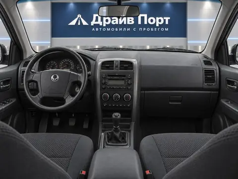 SsangYong Kyron 2006, панель приборов