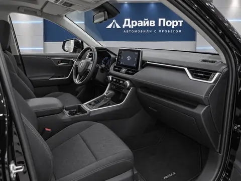 Toyota RAV4 2025, салон