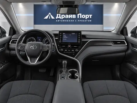 Toyota Camry 2021, панель приборов