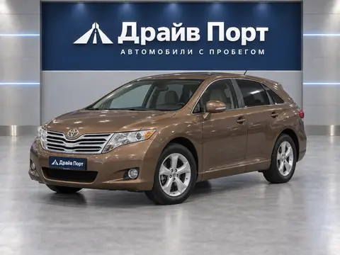 Toyota Venza 2010, вид спереди