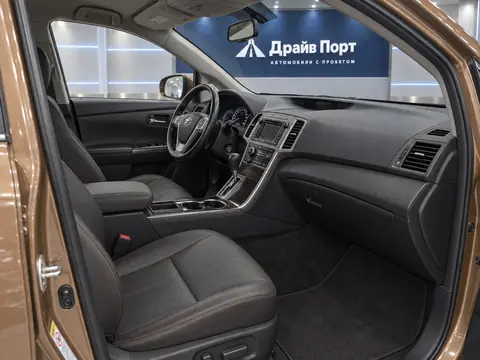 Toyota Venza 2010, салон