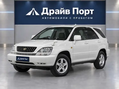 Toyota Harrier 2001, вид спереди