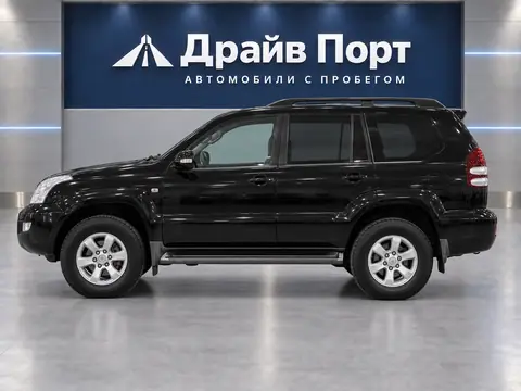Toyota Land Cruiser Prado 120 2005, вид сбоку