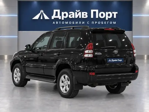 Toyota Land Cruiser Prado 120 2005, вид сзади