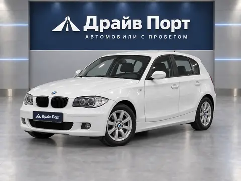 BMW 116i 2008, вид спереди