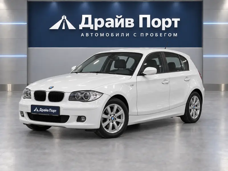 BMW 116i 2008 — с пробегом, хэтчбек, белый, вид спереди