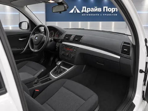 BMW 116i 2008, салон