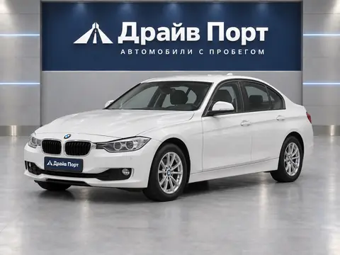 BMW 316i 2013, вид спереди
