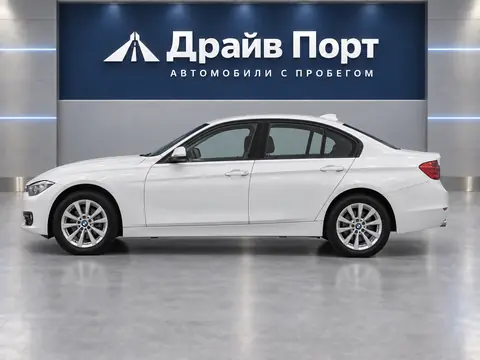 BMW 316i 2014, вид сбоку