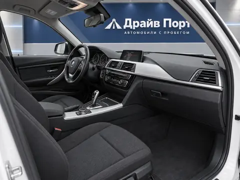 BMW 318i 2015, салон