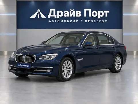 BMW 750Li xDrive 2013, вид спереди