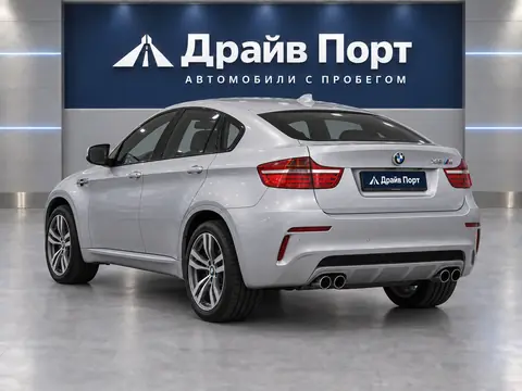 BMW X6 M 2011, вид сзади