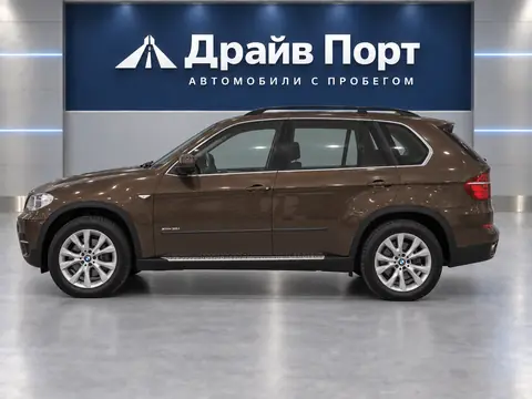 BMW X5 xDrive35i 2011, вид сбоку