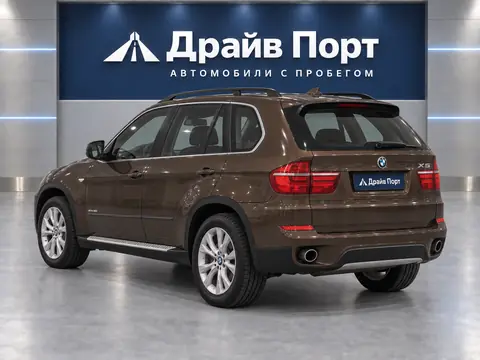 BMW X5 xDrive35i 2011, вид сзади