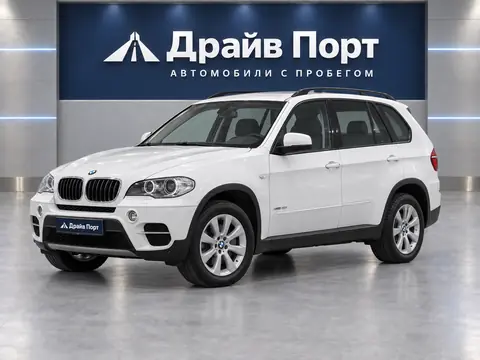 BMW X5 xDrive35i 2013, вид спереди
