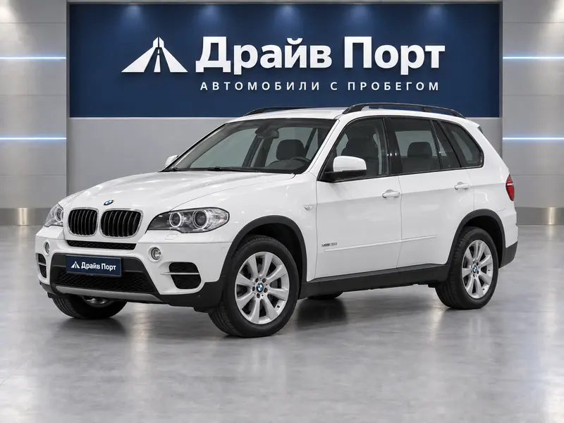 BMW X5 xDrive35i 2013 — с пробегом, внедорожник, белый, вид спереди