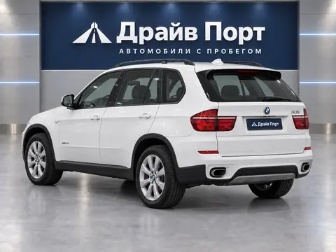 BMW X5 xDrive35i 2013, вид сзади