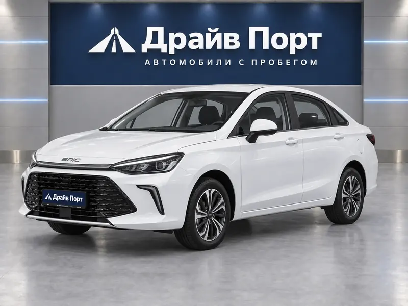 BAIC U5 Plus 2025 — с пробегом, седан, белый, вид спереди