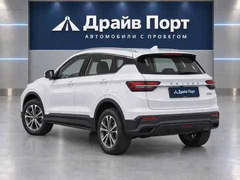 Belgee X50 2026, вид сзади
