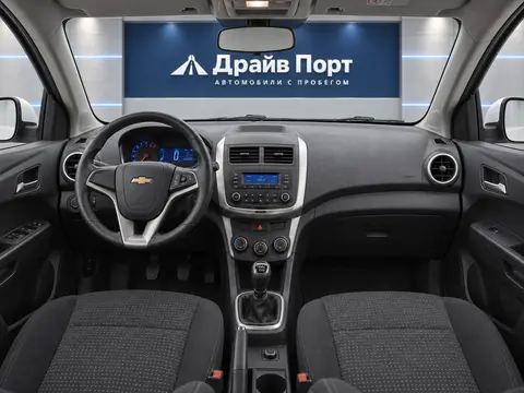 Chevrolet Aveo 2015, панель приборов