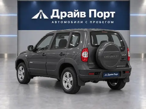Chevrolet Niva 2018, вид сзади