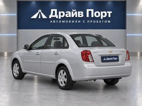 Chevrolet Lacetti 2008, вид сзади