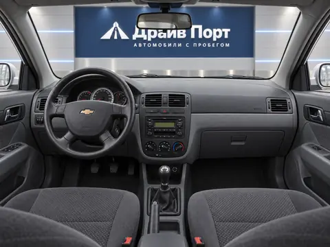 Chevrolet Lacetti 2008, панель приборов