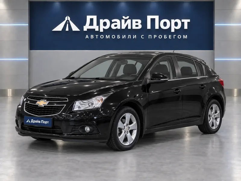 Chevrolet Cruze 2013 — с пробегом, хэтчбек, черный металлик, вид спереди