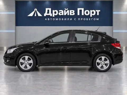 Chevrolet Cruze 2013, вид сбоку