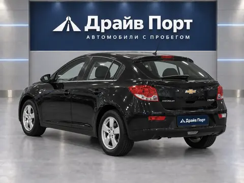 Chevrolet Cruze 2012, вид сзади