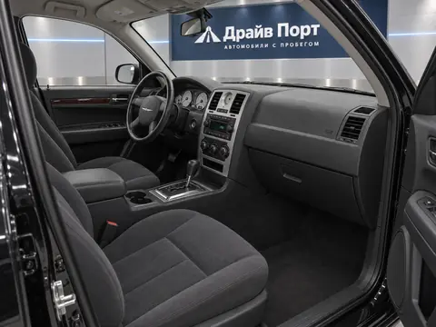 Chrysler 300 2004, салон