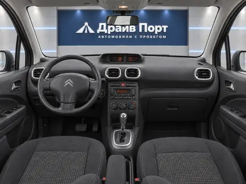 Citroen C3 Picasso 2012, панель приборов