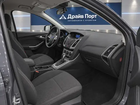 Ford Focus 2013, салон
