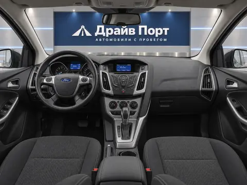 Ford Focus 2013, панель приборов