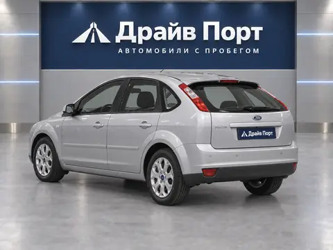 Ford Focus 2007, вид сзади