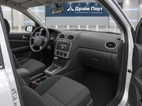 Ford Focus 2007, салон