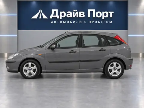 Ford Focus 2002, вид сбоку