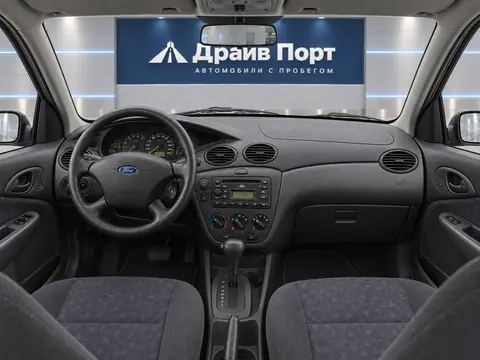 Ford Focus 2002, панель приборов