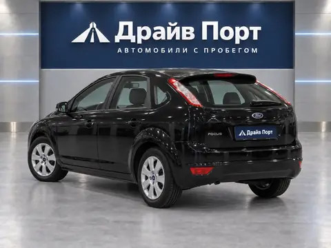 Ford Focus 2007, вид сзади