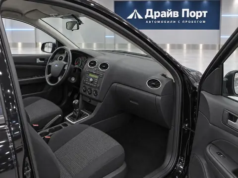 Ford Focus 2007, салон