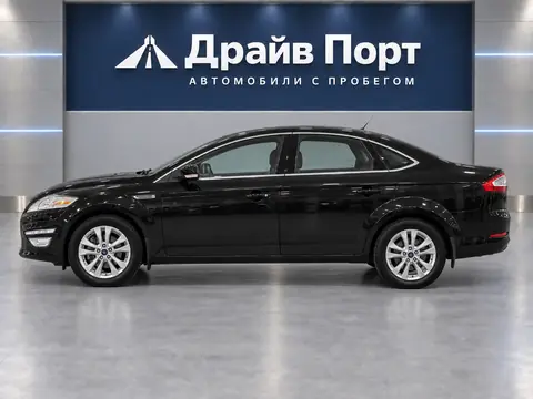 Ford Mondeo 2012, вид сбоку
