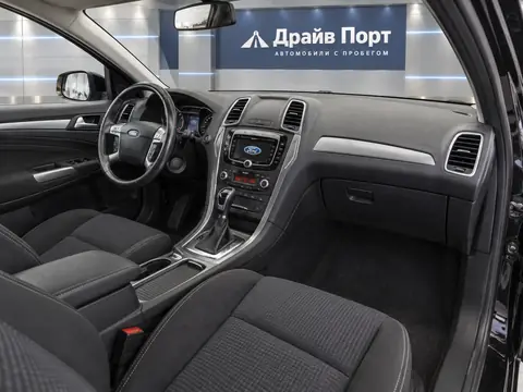 Ford Mondeo 2012, салон