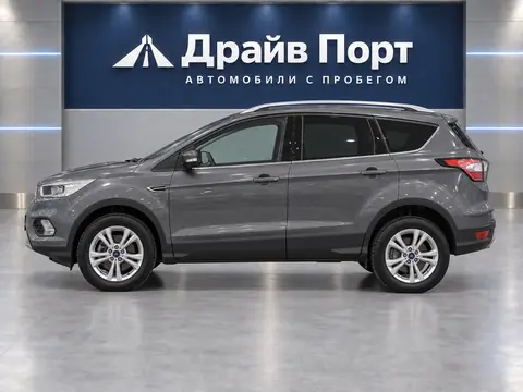 Ford Kuga 2018, вид сбоку
