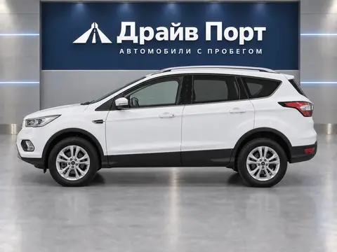 Ford Kuga 2017, вид сбоку