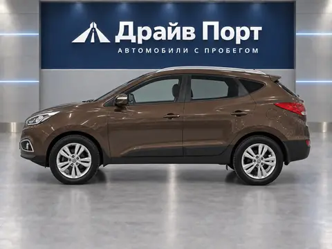 Hyundai ix35 2015, вид сбоку