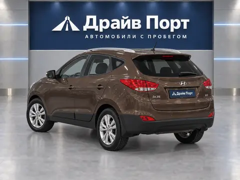 Hyundai ix35 2015, вид сзади