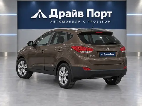 Hyundai ix35 2013, вид сзади