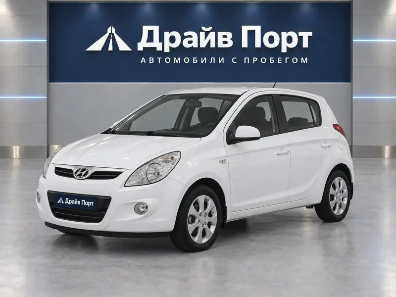Hyundai i20 2009 — с пробегом, хэтчбек, белый, вид спереди