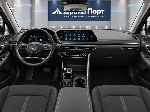Hyundai Sonata 2021, панель приборов