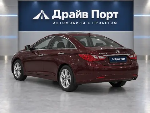 Hyundai Sonata 2011, вид сзади